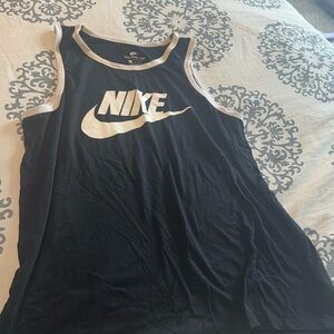 Nike top